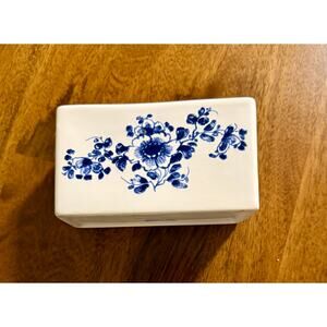 Metropolitan Museum of Art (MMA) Delft Style Flower Brick